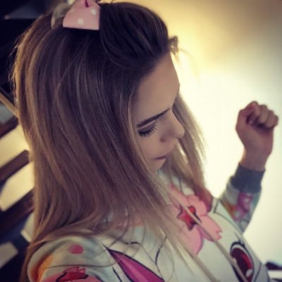 +18 Julie Prim | Poly | Trans woman 👩 https://t.co/IOhiv5hmXa