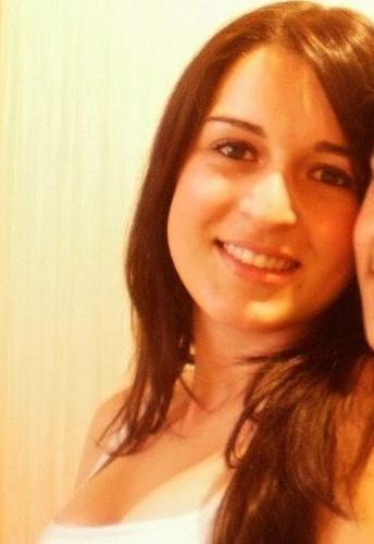 Sorria,mesmo que seja um sorriso triste,pois mais triste que um sorriso triste,é a tristeza de não saber sorrir.