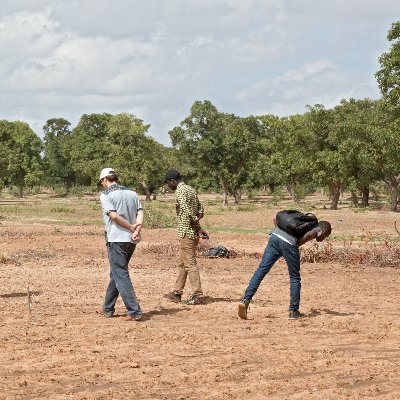 Systems Agronomist @CIRAD @AidaDirecteur
Systems father of 2 children. Views are my own (feel free to use them, #openscience)

Riding the world