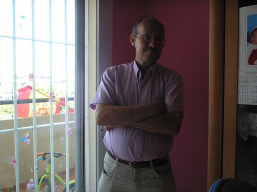 jergonomo's profile picture. compro el pan por las mañanas, paseo cada vez que puedo, intento educar a mis hijos,procuro e intento encontrar lo hermoso de la vida.