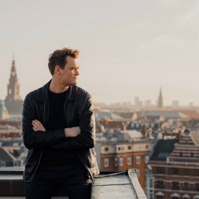 LasseLoch's profile picture. Blander mig stort set aldrig. Læser meget med.