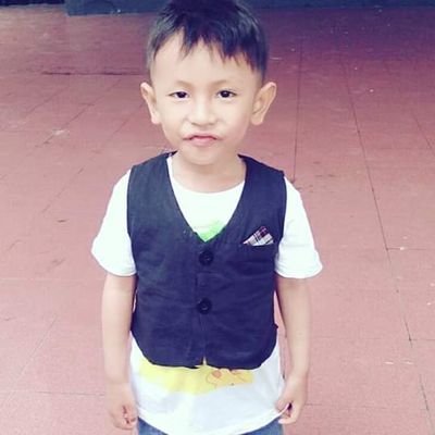 pria mungil nan tampan
survivor autis
berusaha mencari puzzlenya yang hilang
agar dirinya utuh