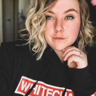 cats & dog mom. wife of @pirateradioad . animal lover. veg head. music.