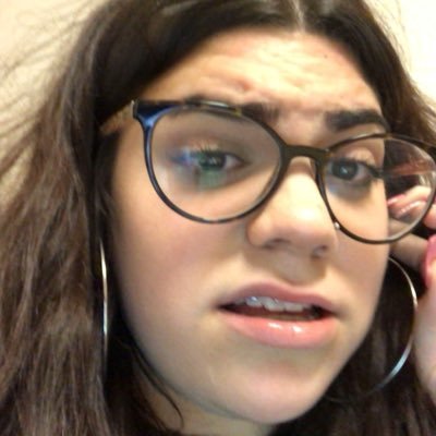 ScreennameB's profile picture. I am a bitch. But I might actually have love for you. 😊 😁