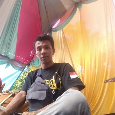 Musik adalah salah satu hobi saya