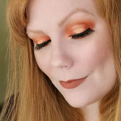 Owner/Blogger @ The Raving Redhead. Lover of makeup, skincare & coffee. Not necessarily in that order...☕
