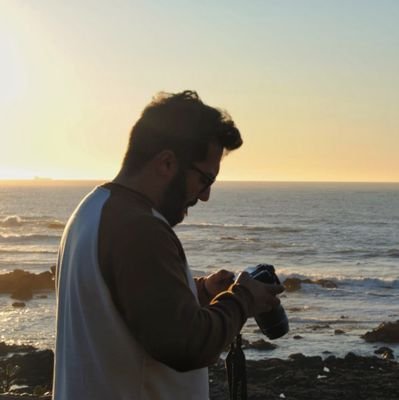 Olá sou Youtuber e por vezes aparento ser uma pessoa normal...