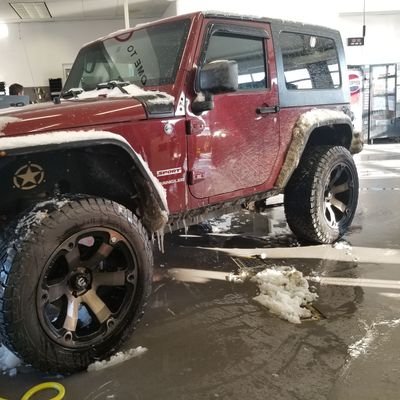 Just trying to live, and be better.

https://t.co/UCKBbwKceS is my twitch come by and let's start a community.  
Big gamer, dnd nerd, knife collector, and jeeper