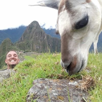 Comunicación en CONICET-CENPAT. Hincha de Banfield y del Club Comunicaciones. Felizmente casado con Sole y ahora también papá de Vicky