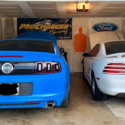 LaurenLovesMGK's profile picture. EST 19XX