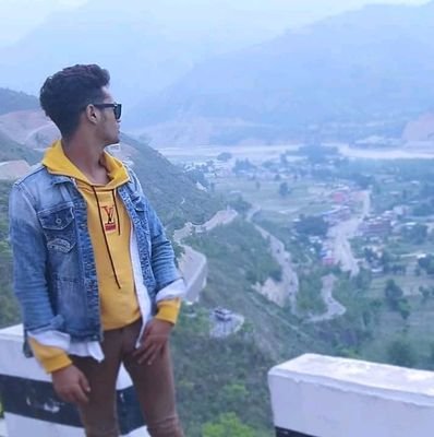 WizKhal57340969's profile picture. म  जस्तो देखिन्छु ,त्यस्तो छैन ,त्यस्तो देखिन्न्  देखिएको म
होईन, म नदेखिएको छ्दै छैन 😂