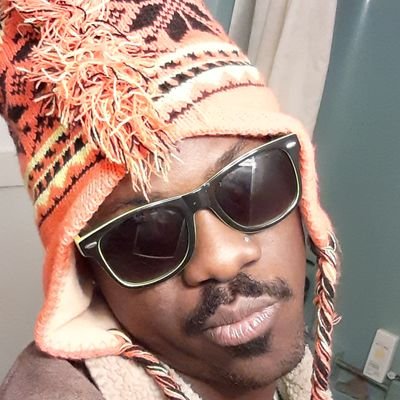 Kwame 'Temp0' Mensah 
Community Builder for @GatesofPyre at @SunspearGames |
Creator of StarCraft & other video game songs/parodies!
Tweets are my own