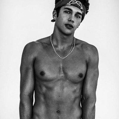 thehaps's profile picture. 💓

The "super-hero" thingy was old like seniors...