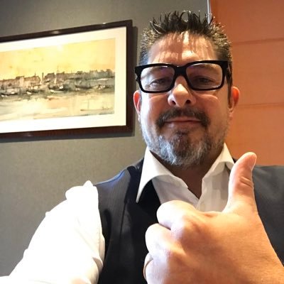 Ondernemer in hart en nieren, met een liefde voor Real Estate, Westhoekkind, Bourgondiër,zeemens,doorzetter,