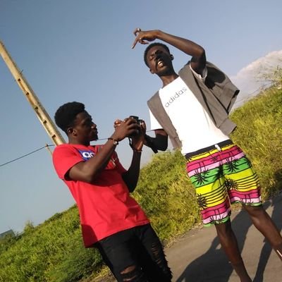 vous pensez que vous êtes bête.
ok allons seulement 🇨🇮🇨🇮🚘😎
