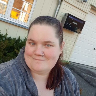 Hei. Jeg kommer til å skrive litt om kosthold, trening, vektreduksjon og hverdagen