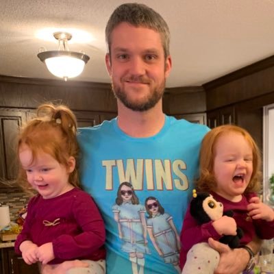 Father to twins, computer engineer focused on iOS development, loves bicycles.