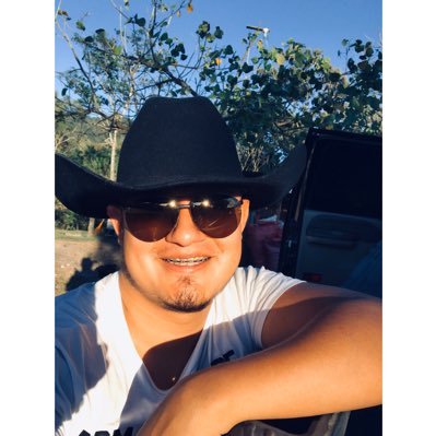 Mike98296503's profile picture. A tu vida le hace falta un amor con cara bonita igual que yo