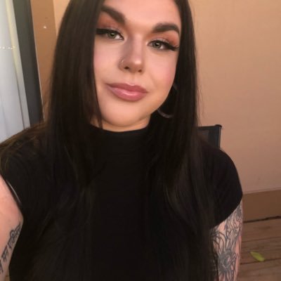 ohthatgirlNina's profile picture. the man that knows something, knows that he knows nothing at all ✨ • Gemini •