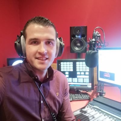 🎙️Heard in the mornings reading the news. 📻 Newsdesk editor for @WestFMNews and @WestsoundNews 🔊 craig.turnbull@bauermedia.co.uk These are my own views