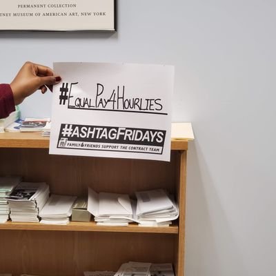 JohnDea06160798's profile picture. Hourly Labor services rep at The NYS DOL. Fighting for equal pay at DOL. #PEFDOESIT #PEFDeservesaFaircontract #EqualPay4DOLHourlies 
 https://t.co/sK7iM87SNg