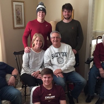 dmlky87's profile picture. 