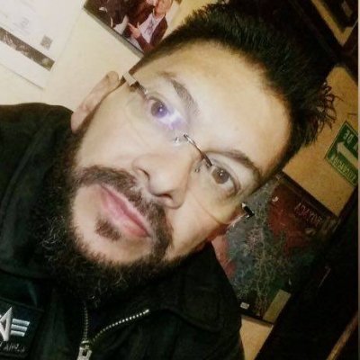 Soy bogotano con unos cuantos melones en cima, separado con 4 hijos, vivo en Duitama hace unos 20 años, de profesión Diseñador Gráfico.