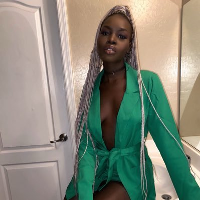 put god first || be humble || South Sudanese/ American 🇸🇸🇺🇸|| model || DreamChaser 💯🙏🏿 || IG @nyajj_21 👻 @nyajj_18 Black Diamond 💎 👑👸🏿