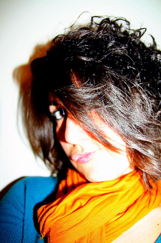 lamusadinessuno's profile picture. Insegno (lingue, scrittura creativa e altre cose carine), scrivo, bloggo #dallaprovinciaconamore  
Non sono io che amo il make-up, è il make-up che ama me