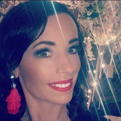 Lucky -have an awesome family and friends.🧡Passion: the Arts 💃🏻🎭🎨& helping others achieve 🤗Teacher/Senior Leader: KS1-KS4. 💪🏻Business Owner and Coach.