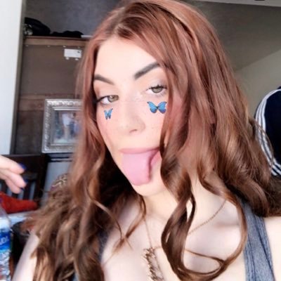 izahbellaa_'s profile picture. 