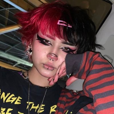 ✟ KISS ME YOU ANIMAL! : astrid beck : lead guitarist of BRUJAH : satanist ☠️ : FUCK CAPITALISM : polyam : @monroeisdead ❤️ ✟