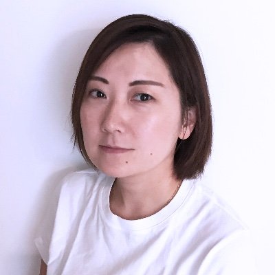 大雄寺幹子／デザイナー／アートディレクター／手土産姉ちゃん／女性誌の制作に15年以上携わる。デパ地下好きで手土産、お土産、自分へのご褒美に費やした金額は高級外車が買えるほど。消費社会の申し子。好きな食べ物は焼肉とスイカ。小学館 https://t.co/udKPLcrxUG にて「味重視☆の信頼される手土産」情報を書かせていただいてます！