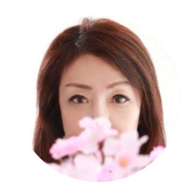 咲夜すず(さくや すず) 美と豊かさを導きおつなぎする美道倶楽部主宰⭐️ 最先端科学の心理学・脳科学・量子力学と 天と地と人の法則で男性脳と女性脳を知る美道術を考案。 愛されるコミュニケーションをお伝えする🌸