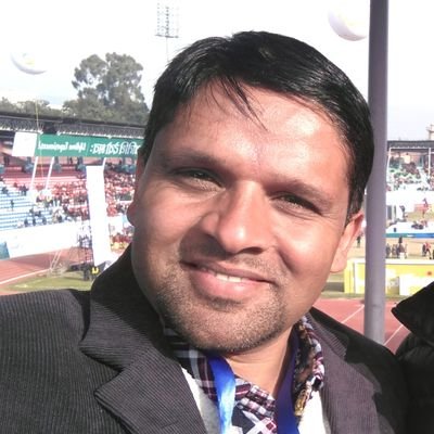 यस्तै हो जिन्दगी यात्रा अाँशु हाँसो बराबर,
नराखी ग्लानीका भाव हिँड्दै जाउँ सरासर ।