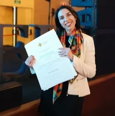 “Los hombres inteligentes quieren aprender, los demás, enseñar” Profesora en @ceuandalucia