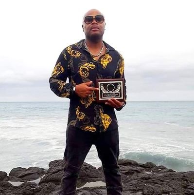 alibimontana1's profile picture. Twitter officiel d'Alibi Montana 
Booking / Presta : nikarson@gmail.com
Presse : magidlebbar@gmail.com