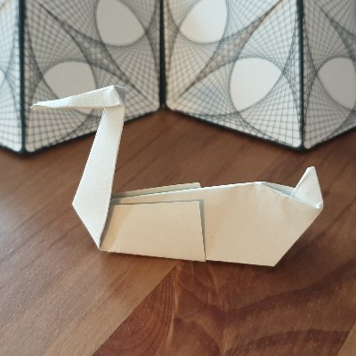 Papa, verheiratet, IT Fuzzi, Zuhause mit Freunden und Nachbarn, zufrieden. Geboren bei 331 ppm CO2, interessiert an Wissenschaft, Politik und dem Leben.