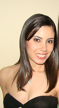 Economista, analista de negócios, determinada,  perfeccionista, menina, apaixonada e agora noiva!!