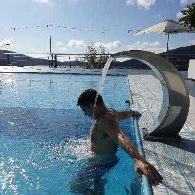 jesgiraldo's profile picture. Uno nunca se libera de su propia estupidez.