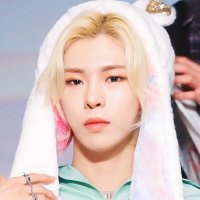 사̣랑̣둥̣휘̃̈💛 (@hwi_com) 's Twitter Profile