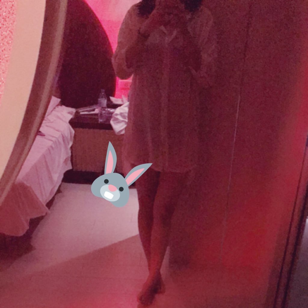 RmMJH2AnN5COdf7's profile picture. #嚴🈲️認親。個人隨手記事本，偶爾發點牢騷廢文、不喜歡 #請自離。極度 #西裝控、#肌肉控；就愛隨手拍點照📷