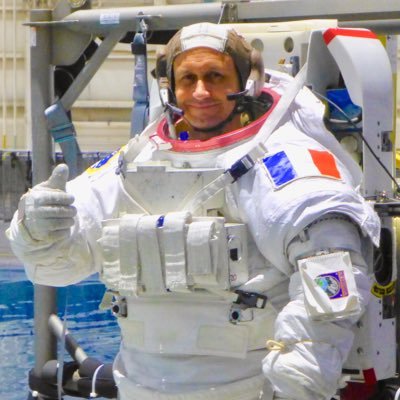 EVA & Zero-G instructor for ESA astronauts. Aerospace Engineer & PADI diving instructor. ISS Eurocom & NEEMO19 Aquanaut. Join me in ESA astronauts' footsteps!