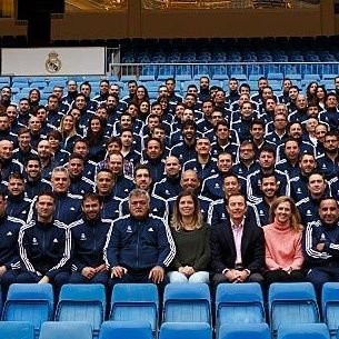 Técnico Deportivo Superior. Entrenador de fútbol Uefa Pro. Con tu escudo o sobre él...