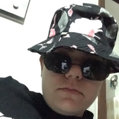 ta difícil mas eu continuo linda.