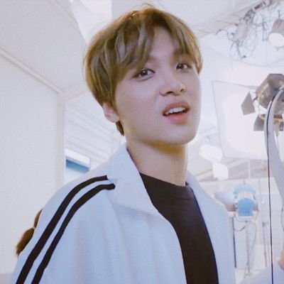 rp jadi haechan nct. lahir tahun 2000.