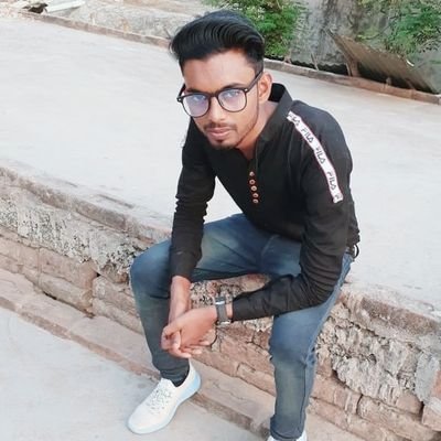 sumyrajput's profile picture. csjm university student