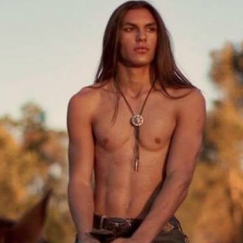 AMERICAN & INDIAN dude . , IN TO LOTS MUSIC & ,comedy .SUPER KIND ,,BIG HEARTED& .A SURFER &SKATEboarderā¤ļøPINKā¤ļøš
ā¤ļøLOVES U