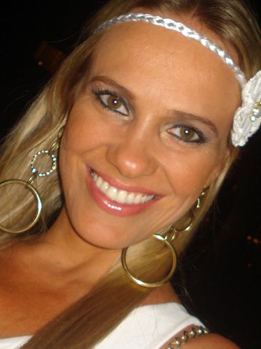 Jornalista !!! Apresentadora e editora do RIC NOTICIAS !!!!