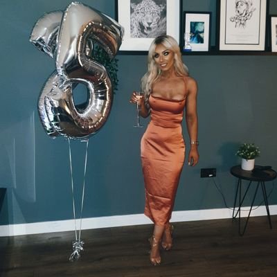 Insta: fionamcknz 🦋